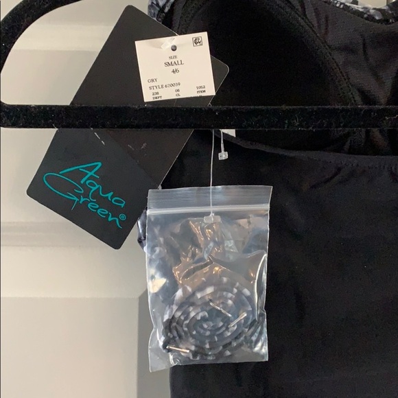 NWT‎ Aqua Green Ruffled 1-Piece Swimsuit Sz Small - Picture 3 of 3